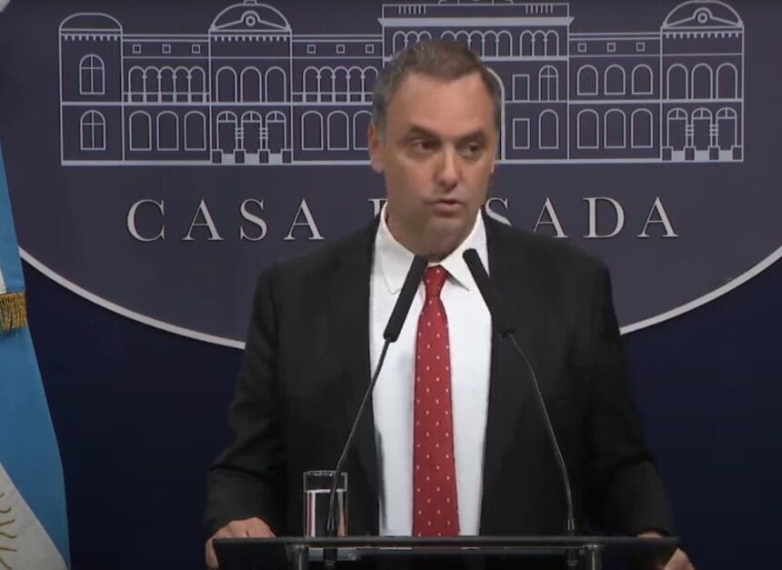 Manuel Adorni dijo que no tiene “nada que esconder” en la controversia por sus vuelos y su patrimonio