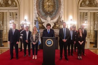 Fallo de YPF: en cadena nacional, Milei acusó al kirchnerismo de llevar al país a “una aventura suicida”