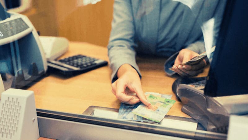 Así quedaron los salarios de los bancarios con el cierre de la última paritaria Así quedaron los salarios de los bancarios con el cierre de la última paritaria