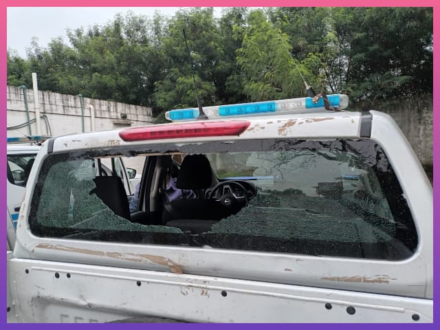 FONTANA: Atacaron A Efectivos Y Dañaron Un Móvil Policial FONTANA: Atacaron A Efectivos Y Dañaron Un Móvil Policial