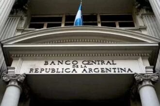 El BCRA pisa fuerte en el mercado, pero las reservas siguen condicionadas