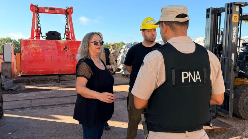 El Puerto De Barranqueras Consolida Exportación De Carbón Vegetal Con Destino A Europa