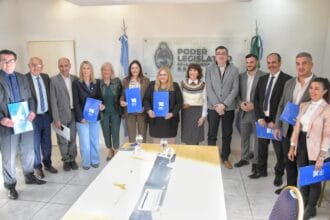 El Tribunal de Cuentas presentó en la Legislatura una iniciativa de expediente electrónico