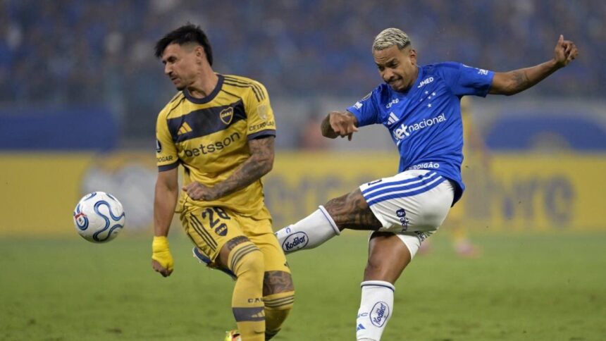 Con una expulsión polémica, Boca perdió contra Cruzeiro en Brasil