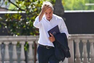 Luis Caputo viaja a Estados Unidos: la reunión clave con el FMI para destrabar USD 1.000 millones