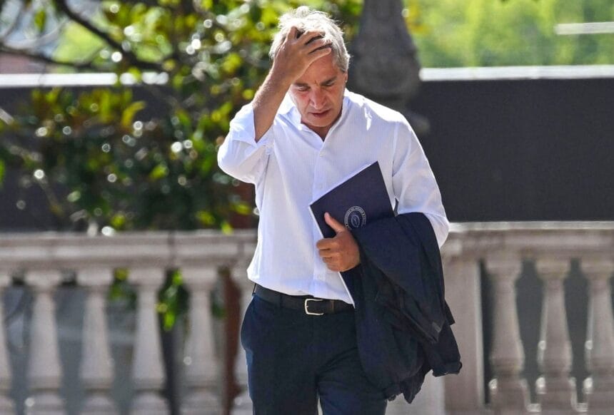 Luis Caputo viaja a Estados Unidos: la reunión clave con el FMI para destrabar USD 1.000 millones Luis Caputo viaja a Estados Unidos: la reunión clave con el FMI para destrabar USD 1.000 millones