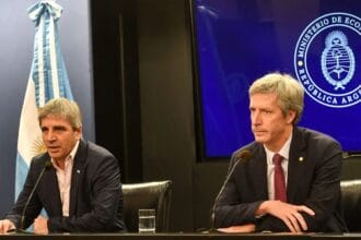 Deuda: el Gobierno buscará colocar nuevos bonos en dólares para cubrir los vencimientos de julio
