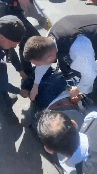 Videos: así detuvieron a un atacante que apuñaló a varias personas en un barrio judío en Londres