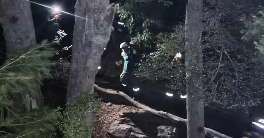 Un bebé cayó 30 metros por la pendiente de un cerro tras desprenderse de una mochila de trekking