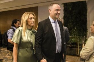 Ordenaron levantar el secreto bancario y fiscal de Manuel Adorni y su esposa