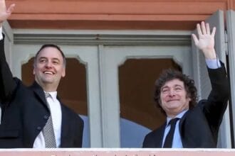 Javier Milei recibirá a Manuel Adorni, mientras el escándalo patrimonial crece