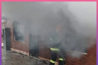 CHARATA: Fuerte Incendio Destruyó Una Librería En Pleno Centro | Último momento en Chaco