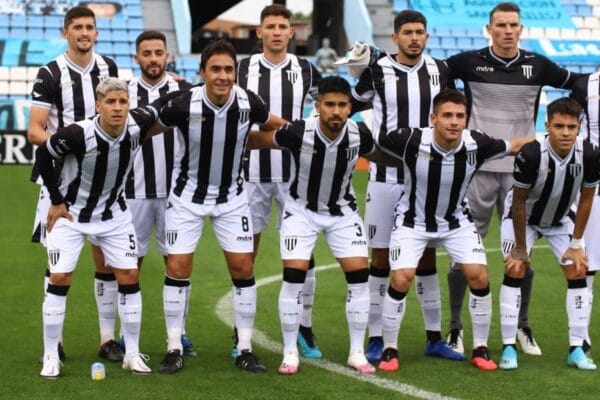 Darío Franco sueña con un futbolista que la rompe en Perú para reforzar a Gimnasia de Mendoza