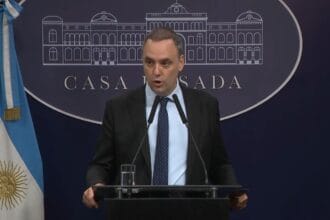 Adorni evitó dar mayores aclaraciones sobre su patrimonio y justificó la custodia a su esposa