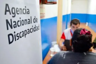 Causa Andis: detectan sobreprecios de hasta 4239% en sillas de ruedas, andadores y prótesis