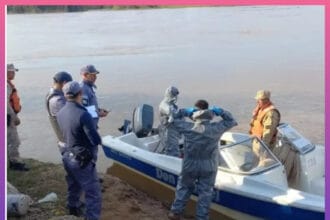 CHACO:   Hallaron Muerto A Un Joven Correntino Enganchado A Una Canoa | Último momento en Chaco