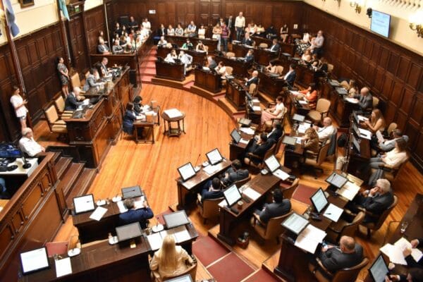 Un diputado de Petri mete presión para controlar el gasto público de Mendoza
