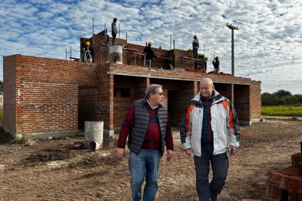 El Gobierno Provincial Avanza Con La Construcción De Viviendas En El Barrio Santa Rita De Sáenz Peña