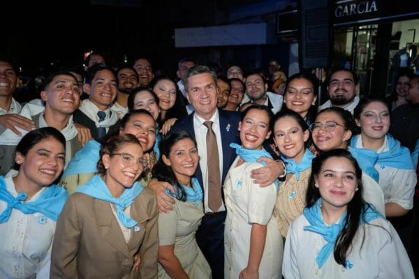 El Guido Miranda Celebró Sus 29 Años Con Una Gran Fiesta Cultural Y Vigilia Patria Junto Al Gobernador Zdero El Guido Miranda Celebró Sus 29 Años Con Una Gran Fiesta Cultural Y Vigilia Patria Junto Al Gobernador Zdero