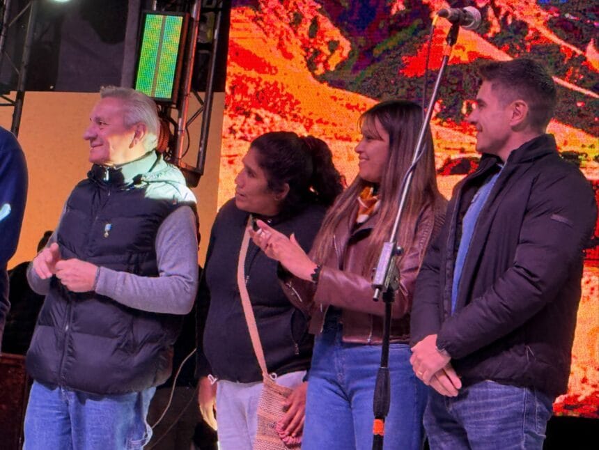 “manos De Nuestra Tierra”: Exitoso Encuentro De Artesanos Originarios En El Parque De La Democracia