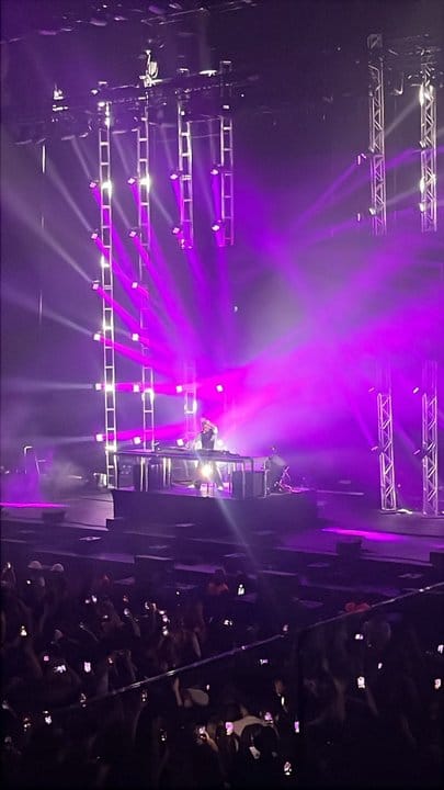 Martin Garrix hizo vibrar el Movistar Arena con un homenaje a Avicii hasta efectos especiales deslumbrantes