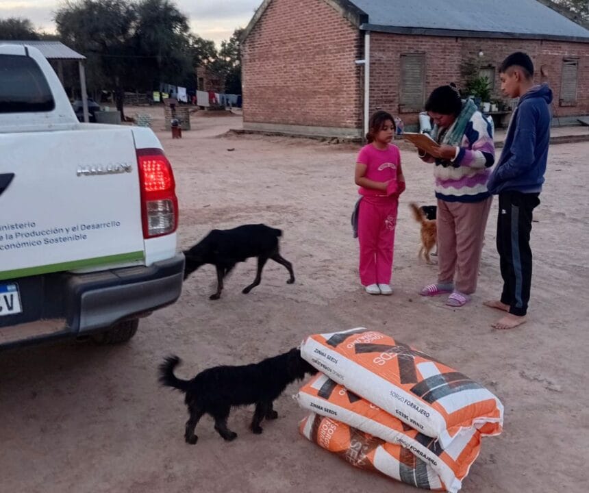 Progano Lleva Forraje Y Asistencia Veterinaria A Productores Del Norte Chaqueño