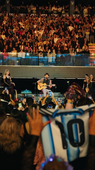 Ricardo Arjona brilló en Córdoba: la invitada fue Euge Quevedo y se presentó con entradas agotadas