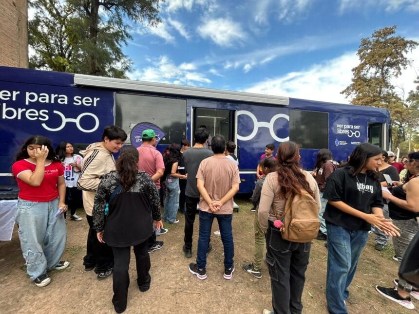 ”ver Para Ser Libres” Llegó A Campo Largo Y A Presidencia Roca Con Controles Y Entrega De Anteojos