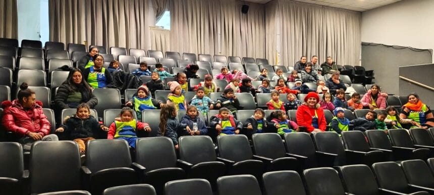 Sáenz Peña: “Vamos al cine con los chicos” alumnos del Jardín N°231 disfrutaron de una jornada recreativa