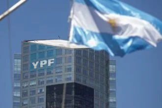 YPF presentó el mayor proyecto del RIGI: USD 25.000 millones para exportar petróleo de Vaca Muerta