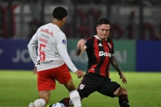 River sacó una victoria agónica en Brasil: venció a Bragantino y es puntero de su grupo