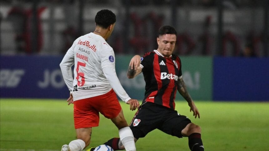 River sacó una victoria agónica en Brasil: venció a Bragantino y es puntero de su grupo