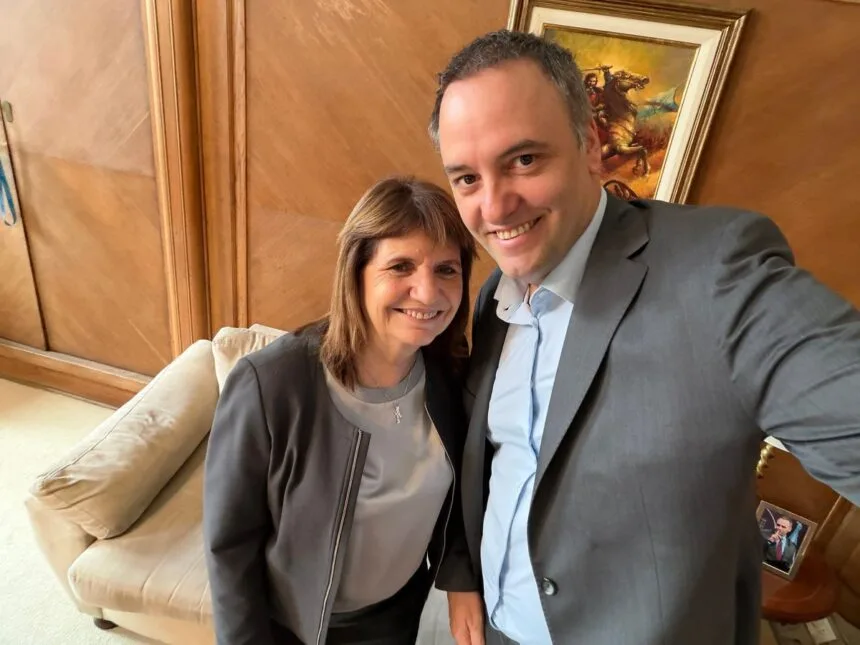 Bullrich volvió a marcarle la cancha a Adorni con la presentación de la declaración jurada