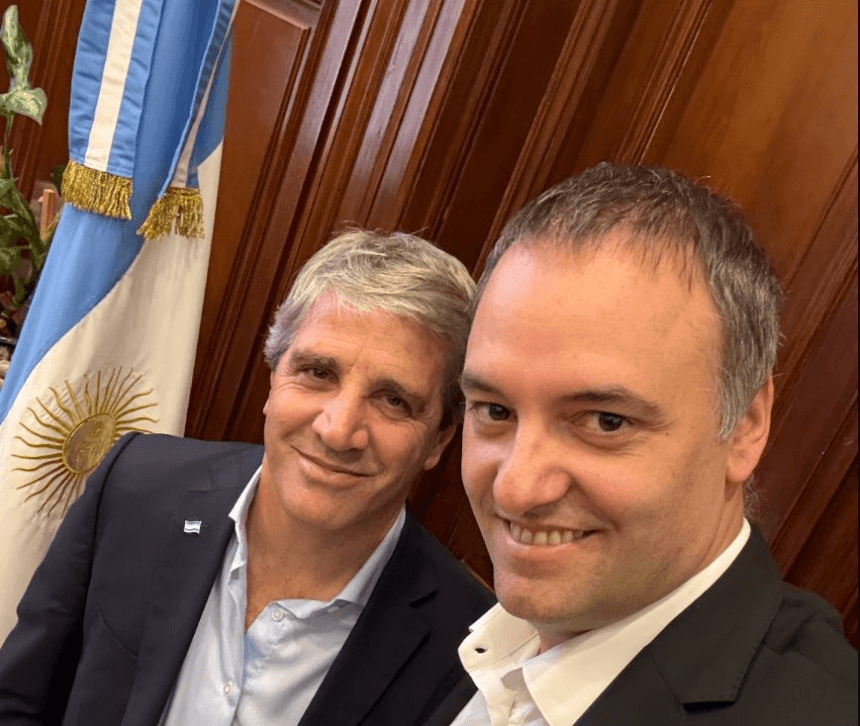 Luis Caputo defendió a Manuel Adorni y ratificó el rumbo económico: “En junio empieza la recuperación”