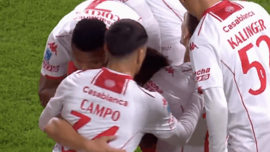 Huracán resistió con nueve, venció a Boca en el alargue y lo dejó afuera en La Bombonera