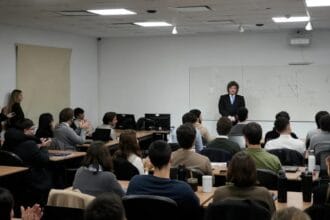 Javier Milei dio una clase de macroeconomía en una universidad privada