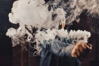 El decreto de Nación legalizó el uso de los vapeadores y cigarrillos electrónicos