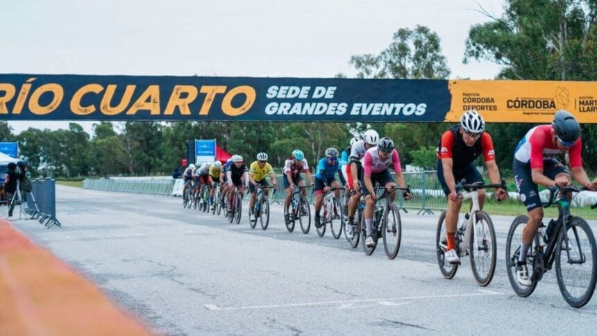 Río Cuarto volvió a escena con el Argentino de Ruta 2026 y reunió a más de 250 ciclistas