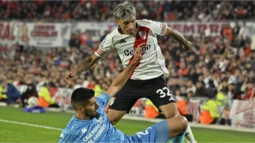 Un River sin ideas pierde con Atlético Tucumán en el Monumental