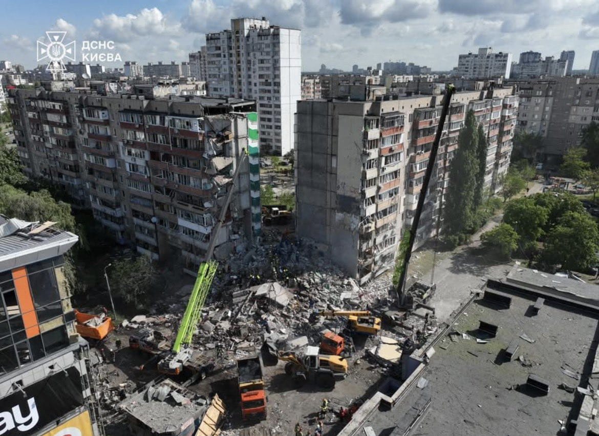 Videos: un masivo ataque de Rusia a Ucrania con drones causó seis muertos