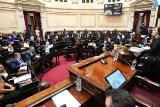Milei, el decreto de Michelli y el vaivén de las relaciones con los dialoguistas y la oposición