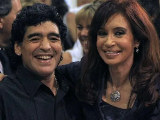 Se mostró un video de Cristina Kirchner saludando a Maradona por su cumpleaños 60.
