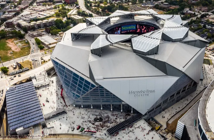 El Mercedes-Benz Stadium, la casa del Atlanta United y del Altanta Falcons