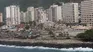 Los equipos de rescate continúan trabajando entre los escombros en La Guaira tras los terremotos que golpearon a Venezuela.