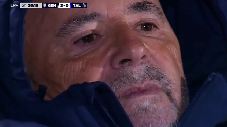 Jorge Sampaoli durante el partido que terminó en goleada 3-1 de Gimnasia y Esgrima de Mendoza sobre Talleres.