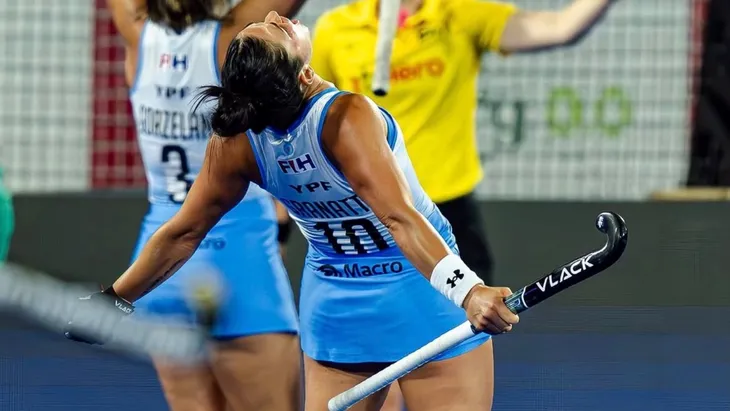 El festejo de Granatto cuando terminó el partido.