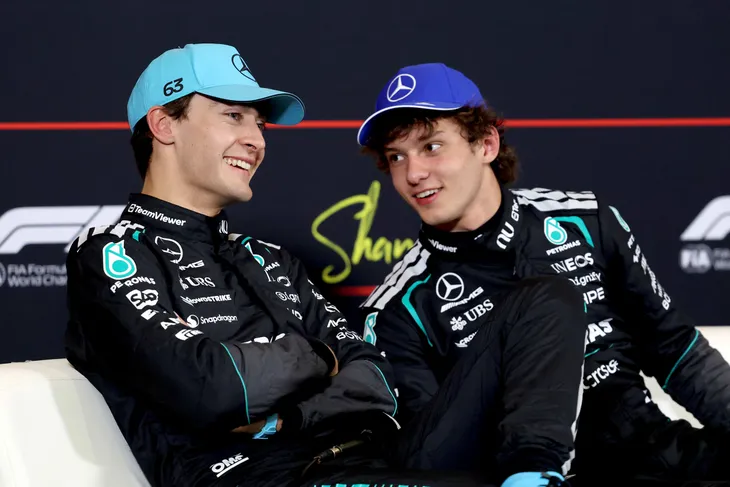 Russell, Antonelli y un problema que no esperaban: la fiabilidad del motor.