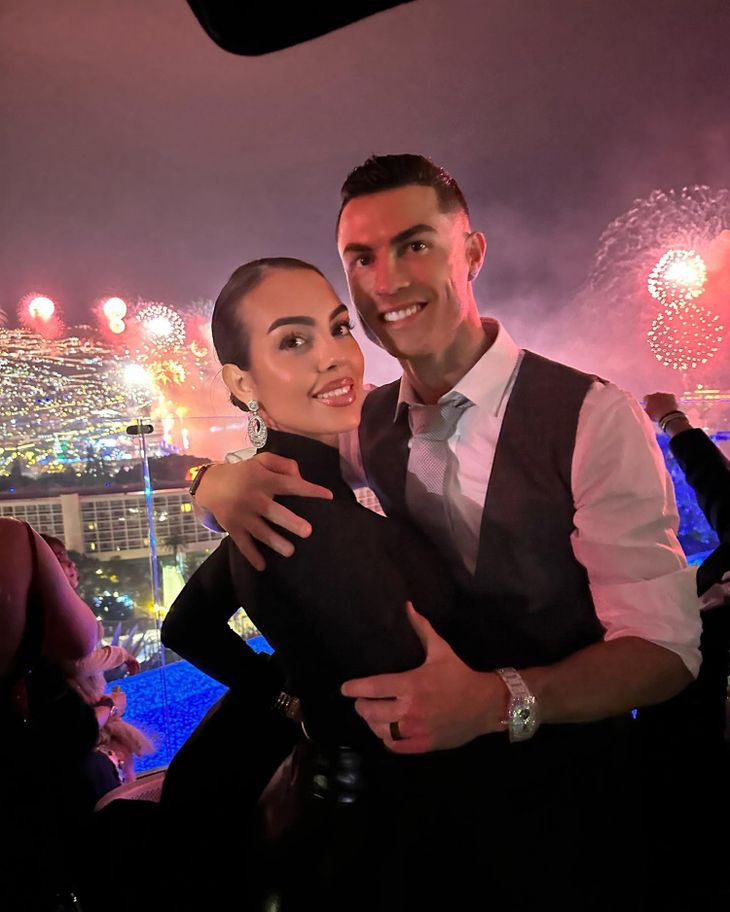 Además del pádel, Cristiano Ronaldo podrá pasar más tiempo con su flamante esposa e hijos.