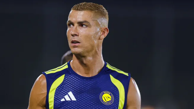 Cristiano Ronaldo con look renovado en Arabia Saudita. 