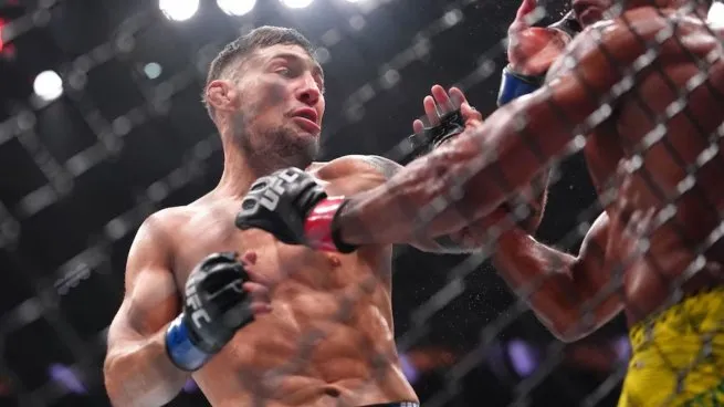 Esteban Ribovics protagonizó un brutal nocaut ante una leyenda de la UFC.